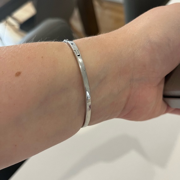 Genuine silver bangle bracelet with crystals - Picture 8 of 9